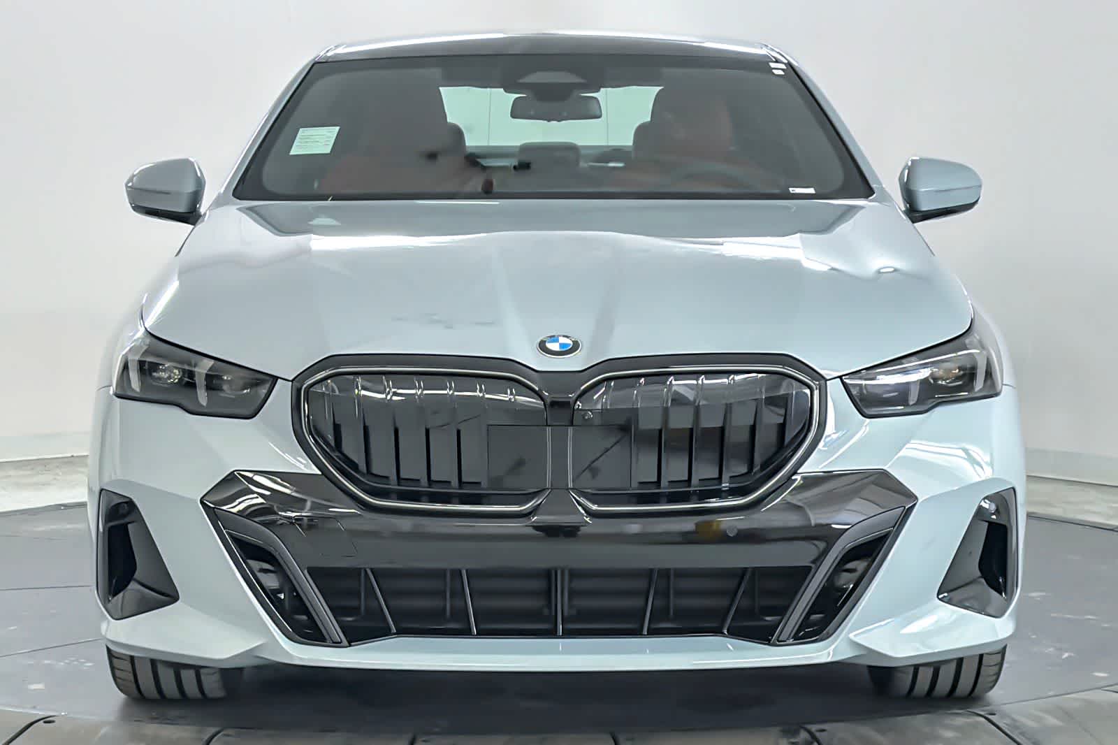 Thumbnail: 2026 BMW 5 Series - 10