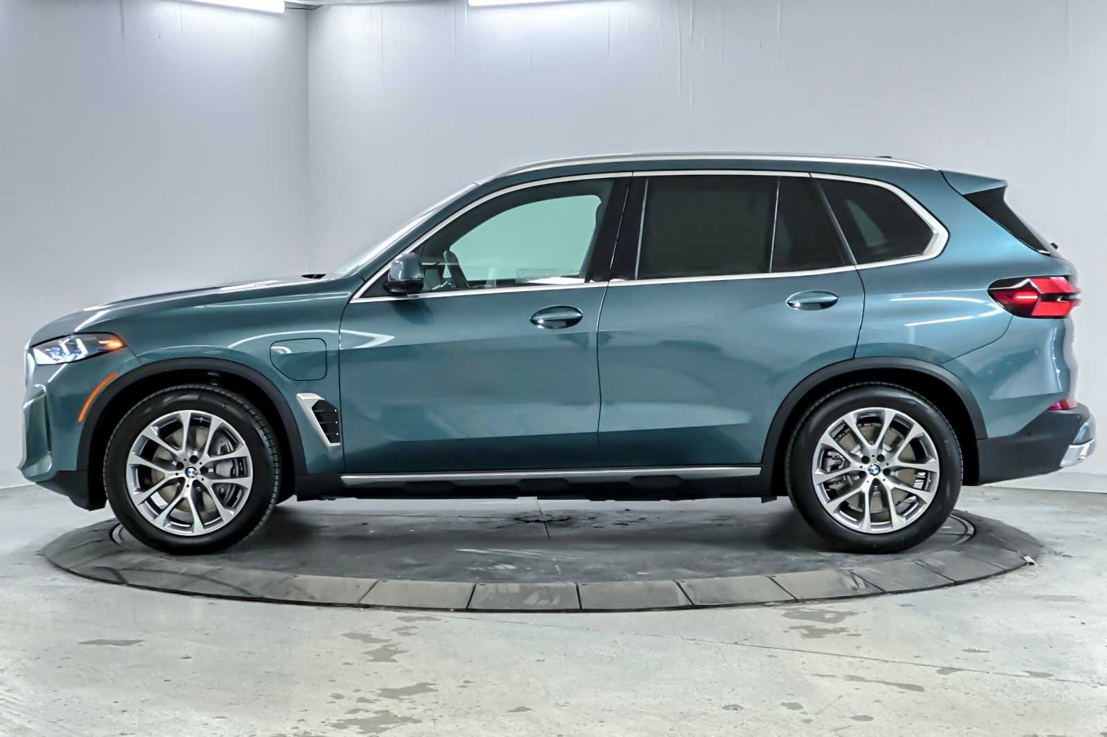 Thumbnail: 2026 BMW X5 - 5