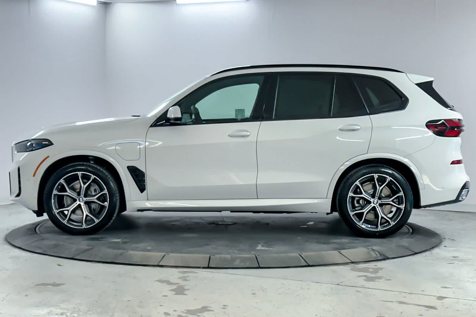 Thumbnail: 2026 BMW X5 - 5