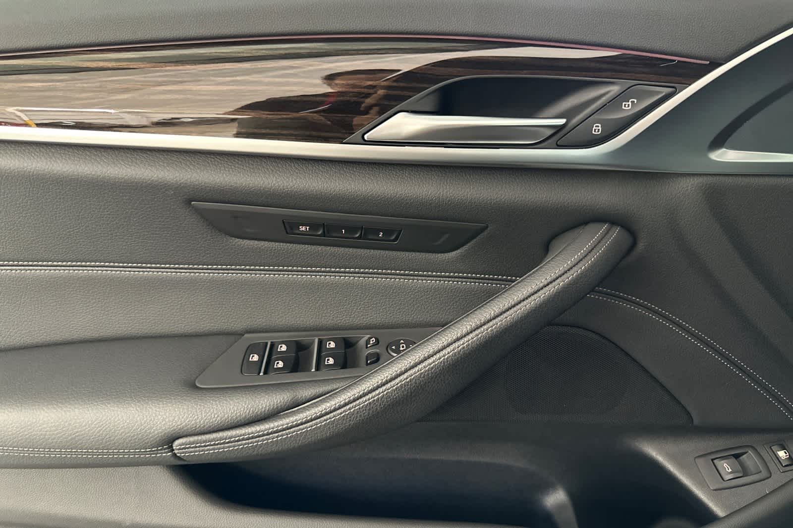 Thumbnail: 2023 BMW 5 Series - 12