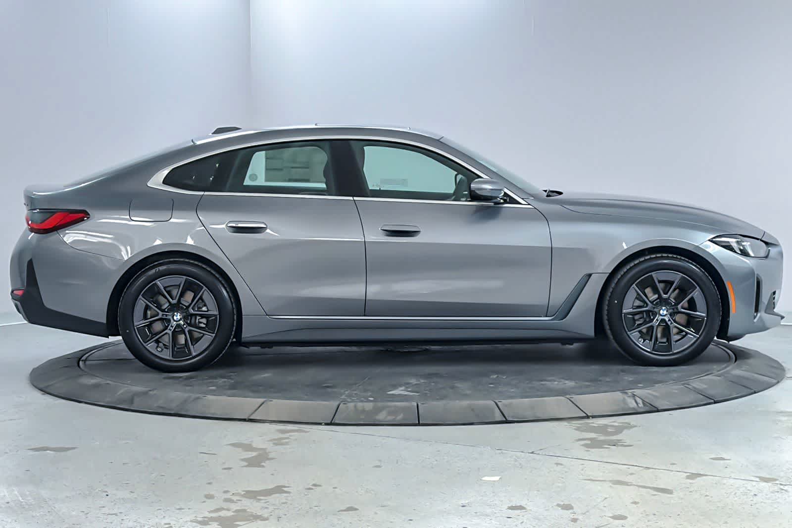 Thumbnail: 2026 BMW i4 - 8