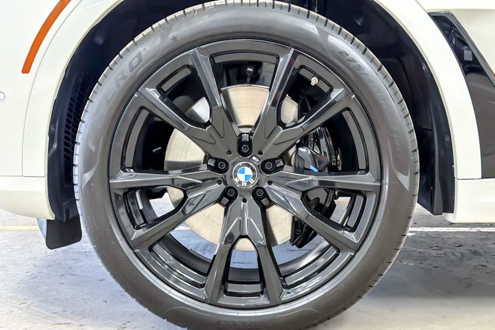 Thumbnail: 2026 BMW X7 - 27