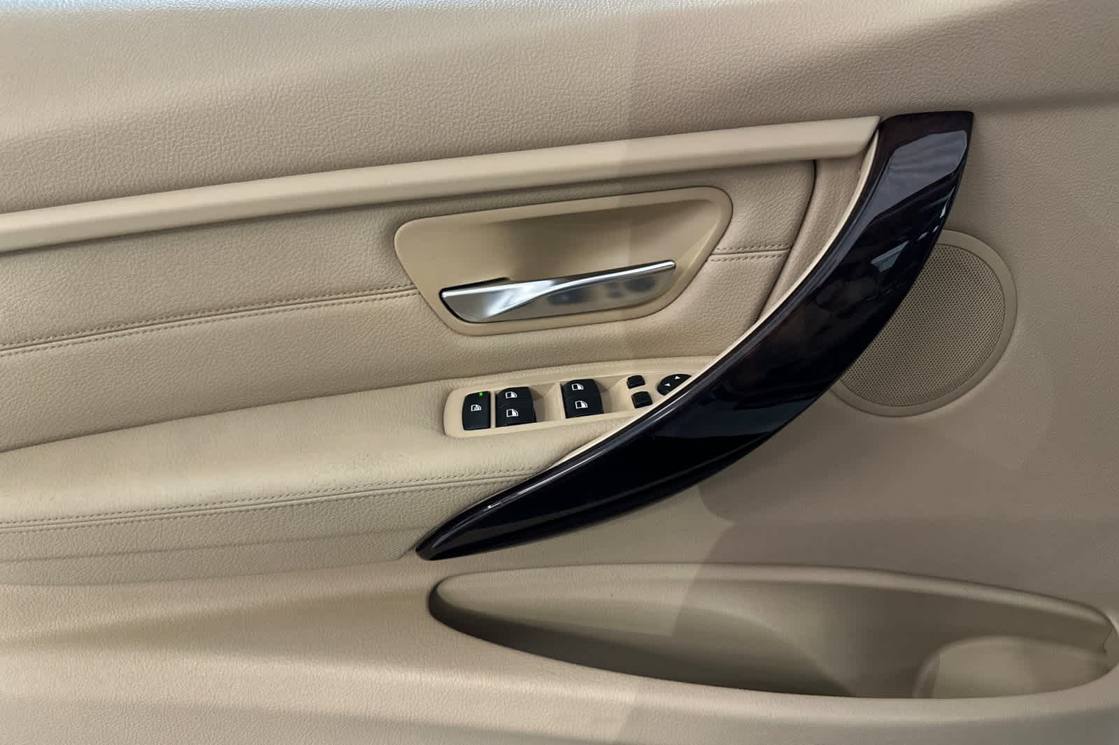 Thumbnail: 2015 BMW 3 Series - 12