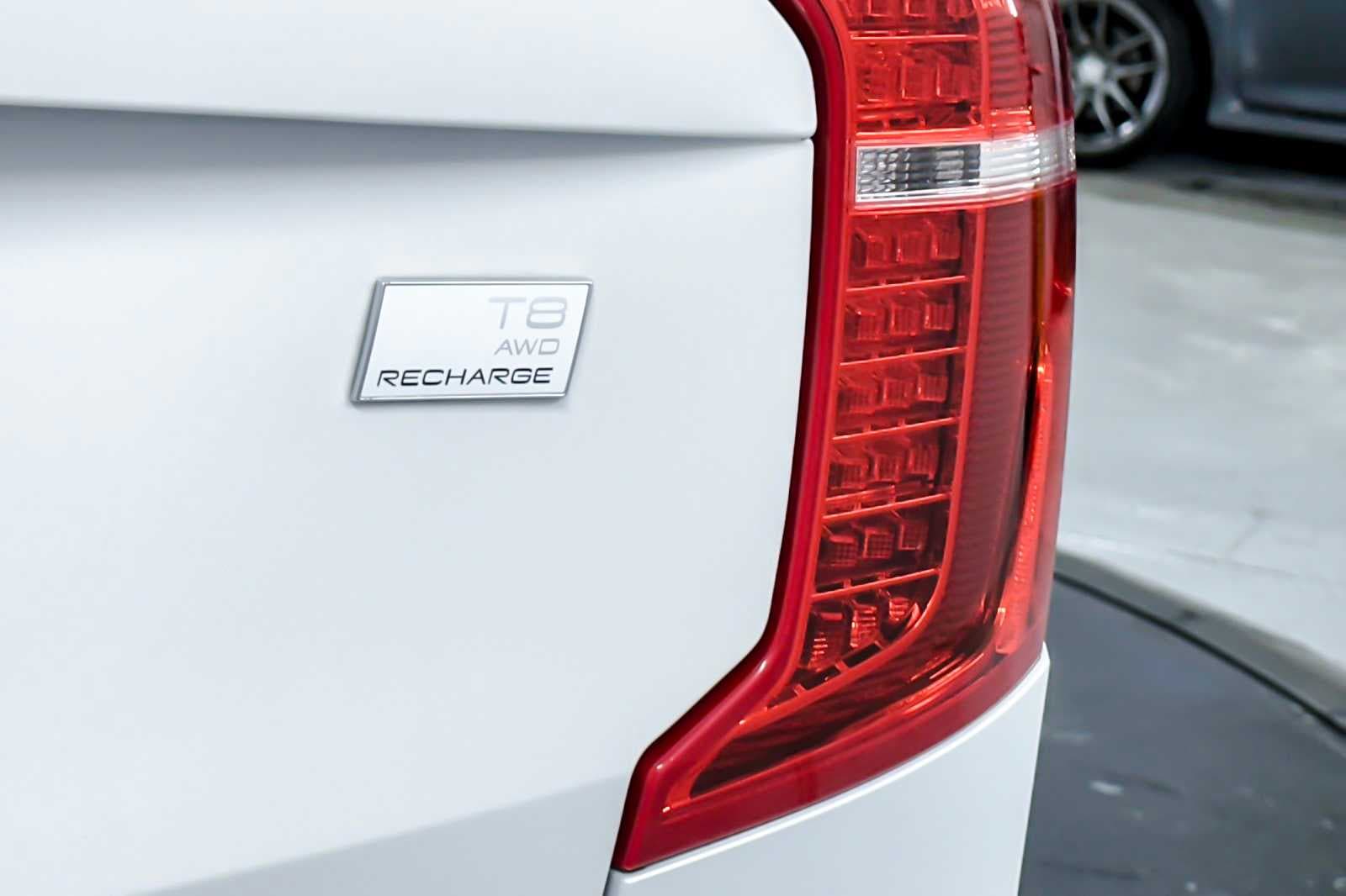 Thumbnail: 2023 Volvo XC90 - 28