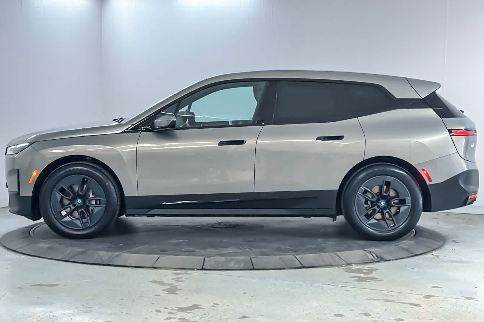 Thumbnail: 2024 BMW iX - 5