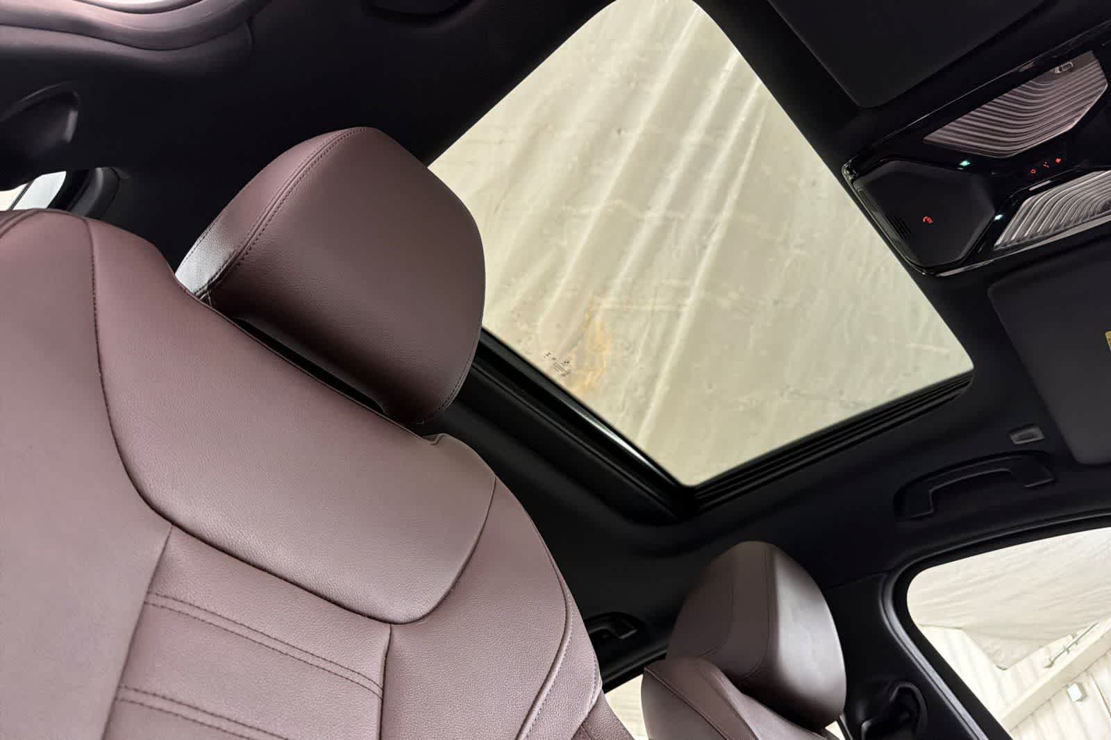 Thumbnail: 2023 BMW 3 Series - 16