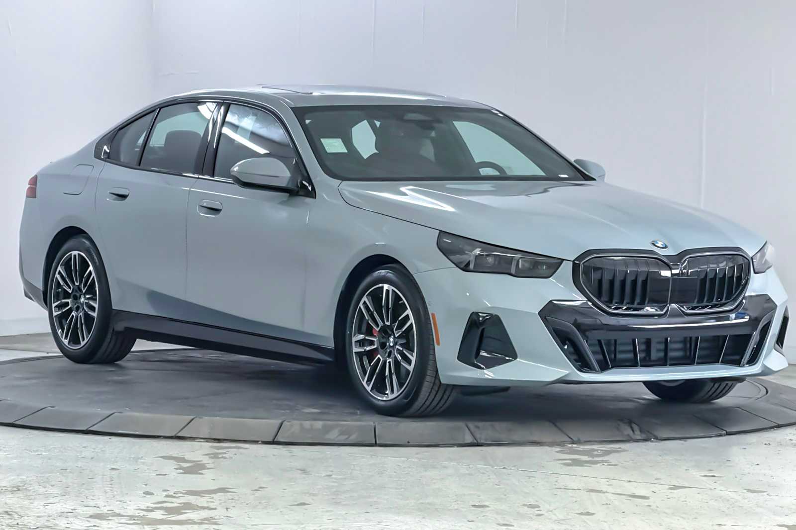 Thumbnail: 2026 BMW 5 Series - 9