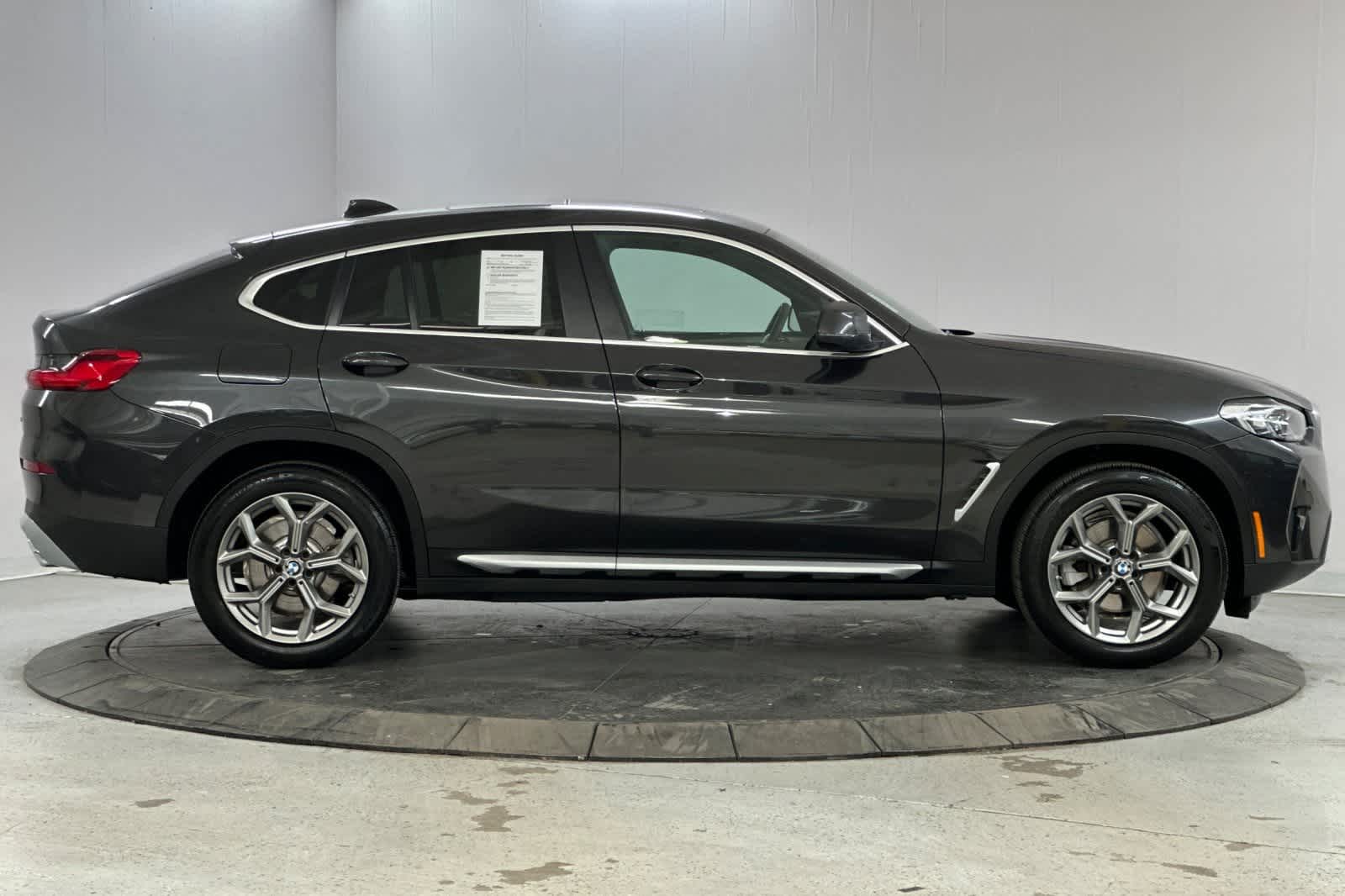 2024 BMW X4 xDrive30i 8