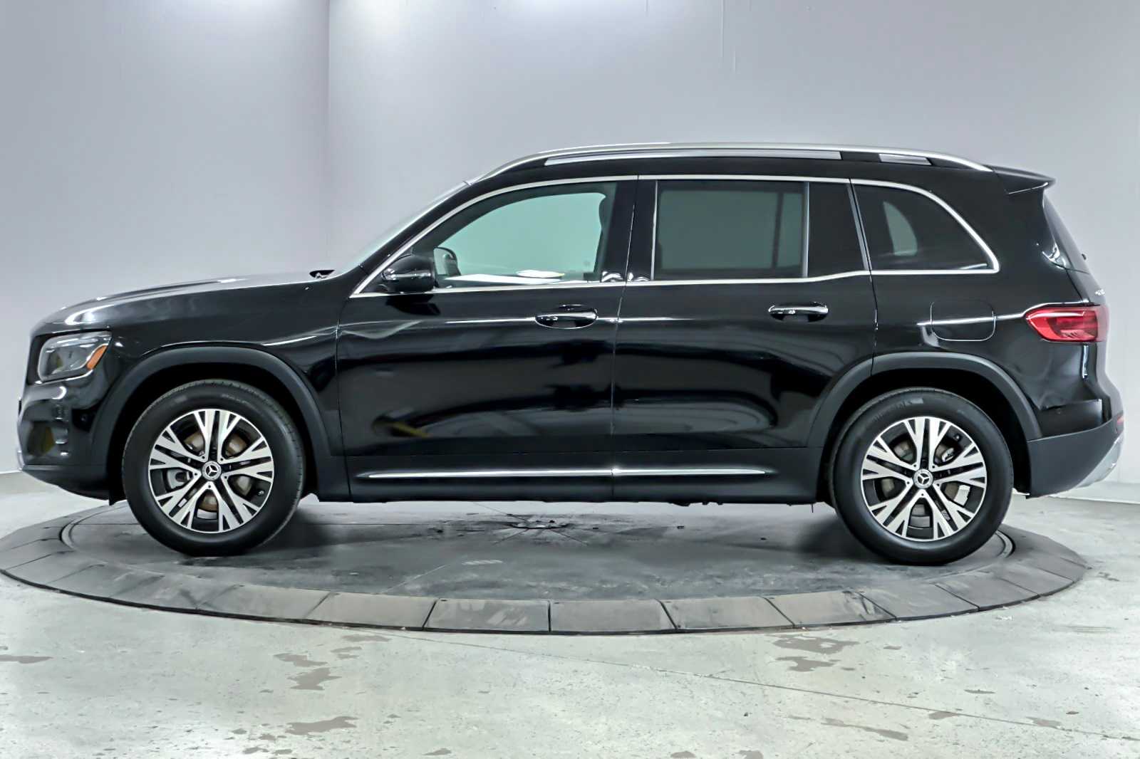 Thumbnail: 2024 Mercedes-Benz GLB - 5