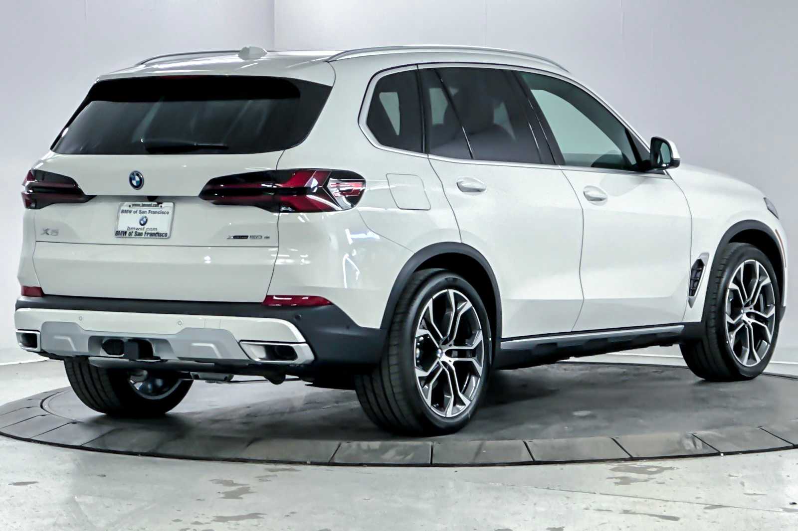 Thumbnail: 2026 BMW X5 - 2