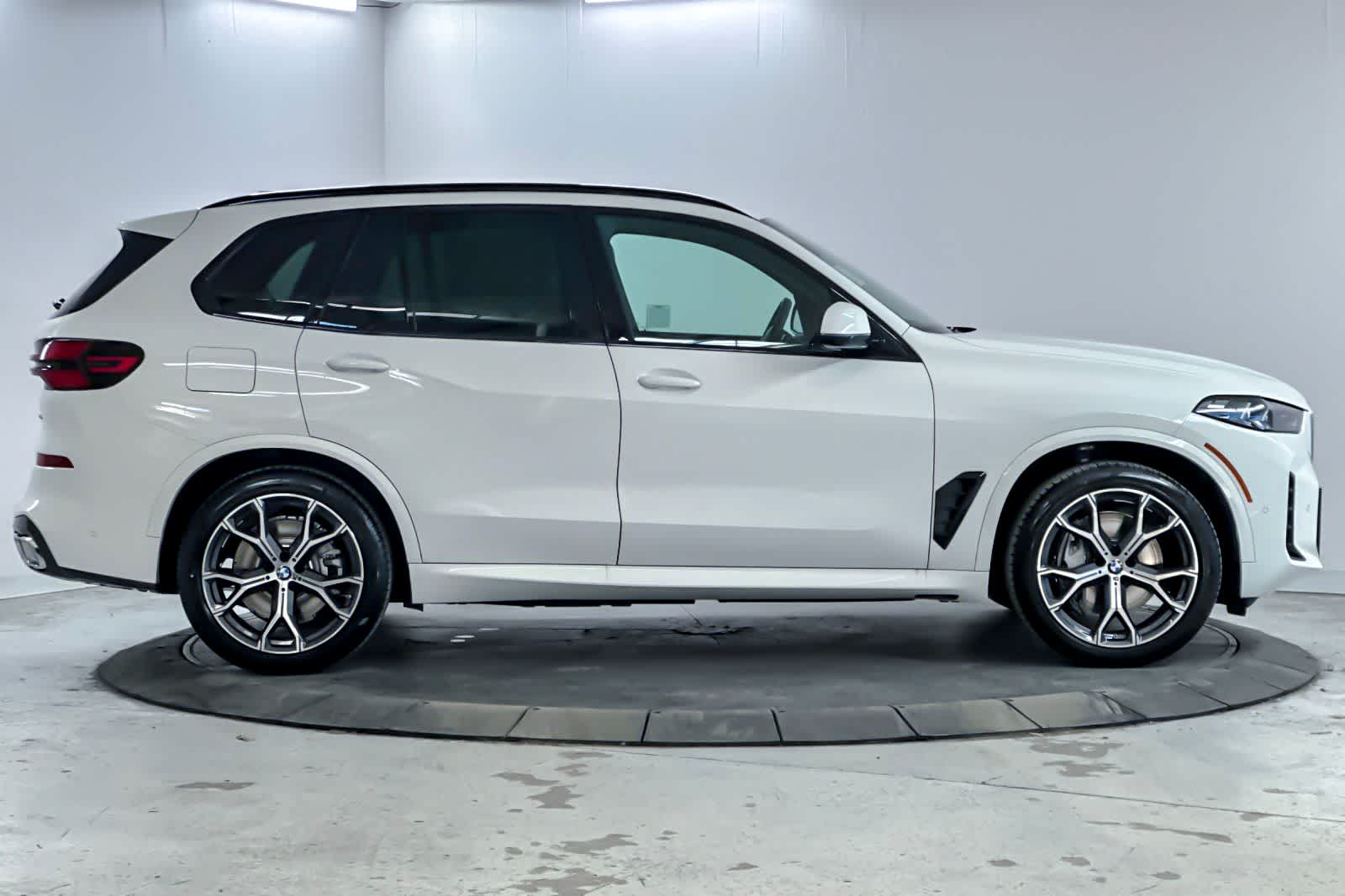 Thumbnail: 2026 BMW X5 - 8