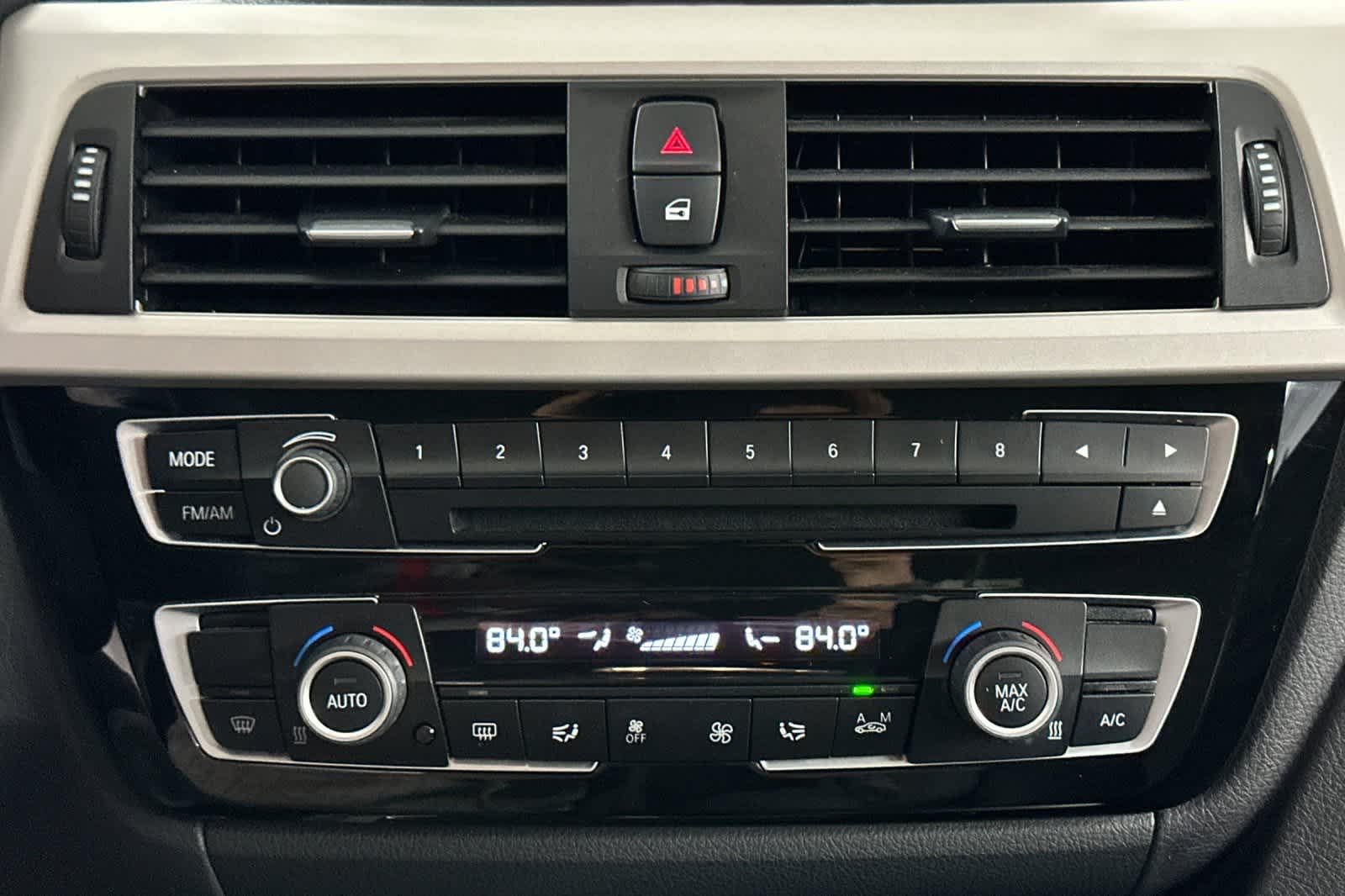 Thumbnail: 2016 BMW 3 Series - 18