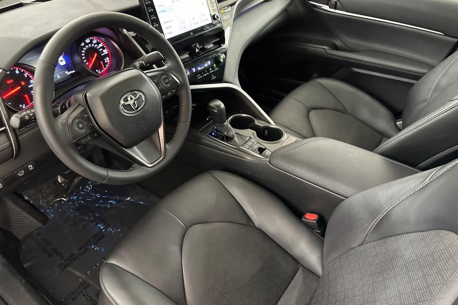 Thumbnail: 2022 Toyota Camry - 11