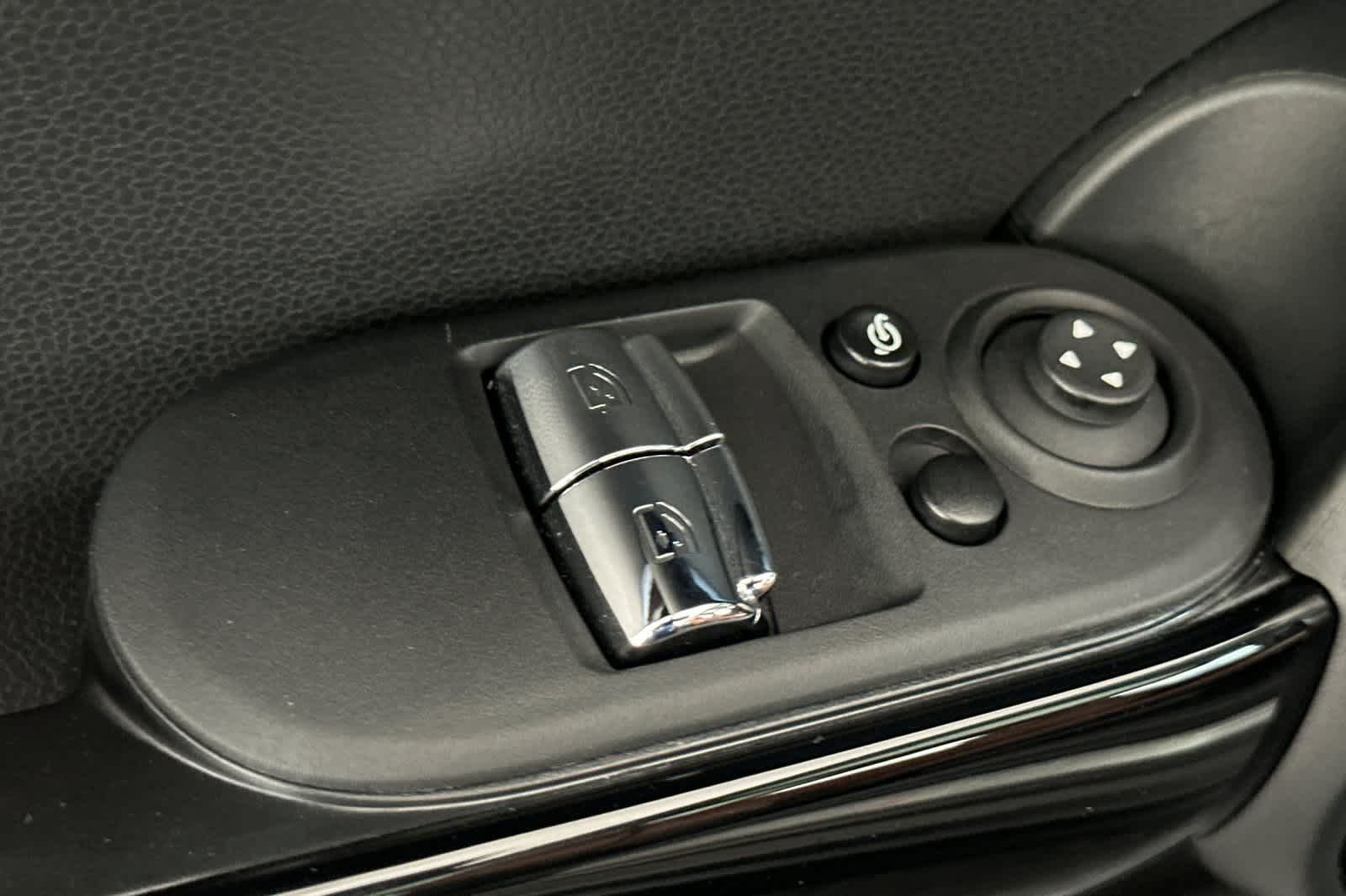 Thumbnail: 2023 MINI Cooper Hardtop - 13