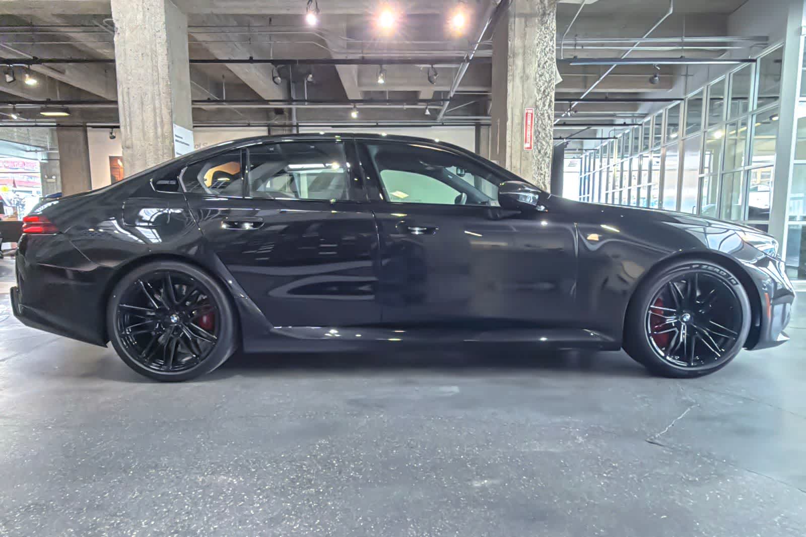 Thumbnail: 2026 BMW M5 - 8