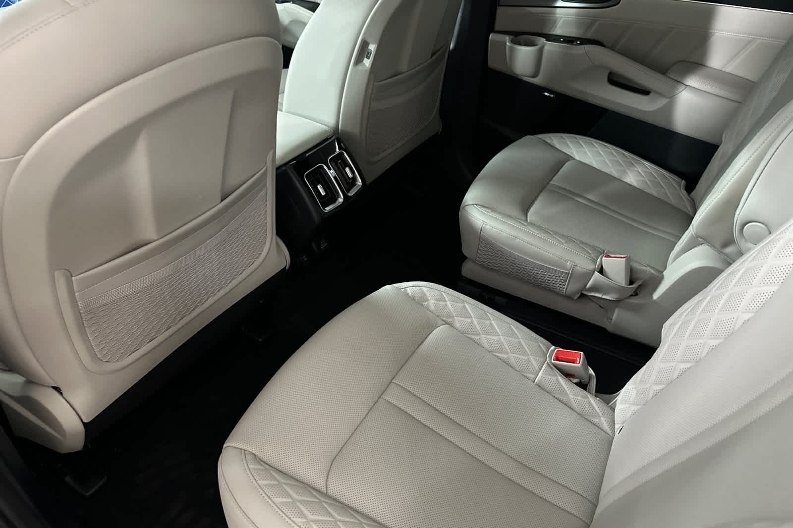 Thumbnail: 2025 Kia Sorento - 4