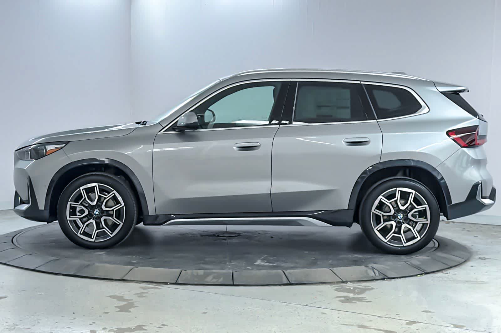 Thumbnail: 2026 BMW X1 - 5