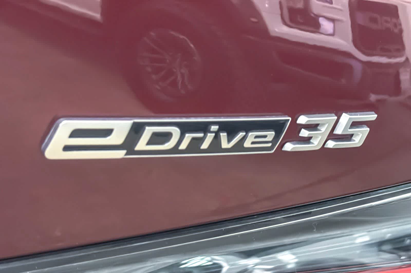 Thumbnail: 2023 BMW i4 - 27