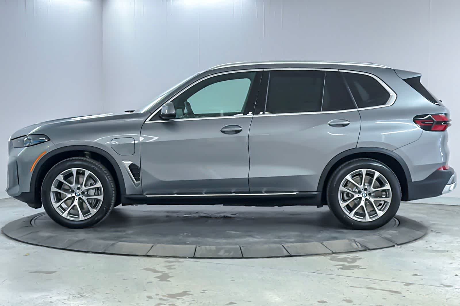 Thumbnail: 2026 BMW X5 - 5