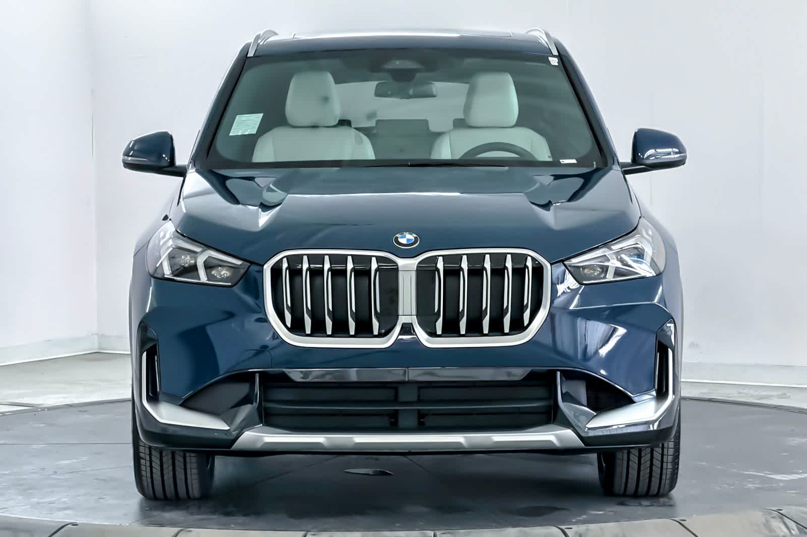 Thumbnail: 2026 BMW X1 - 10