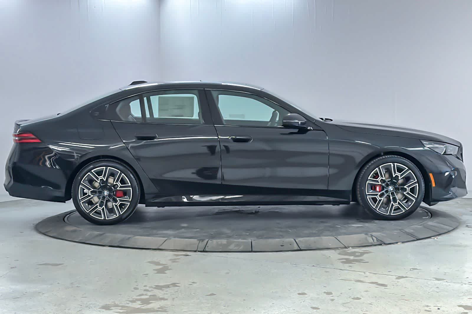 Thumbnail: 2026 BMW 5 Series - 8