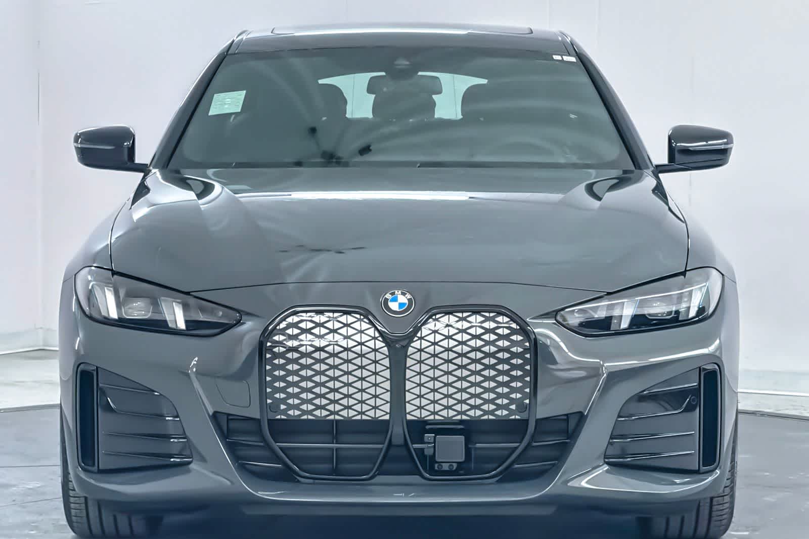 Thumbnail: 2026 BMW i4 - 10