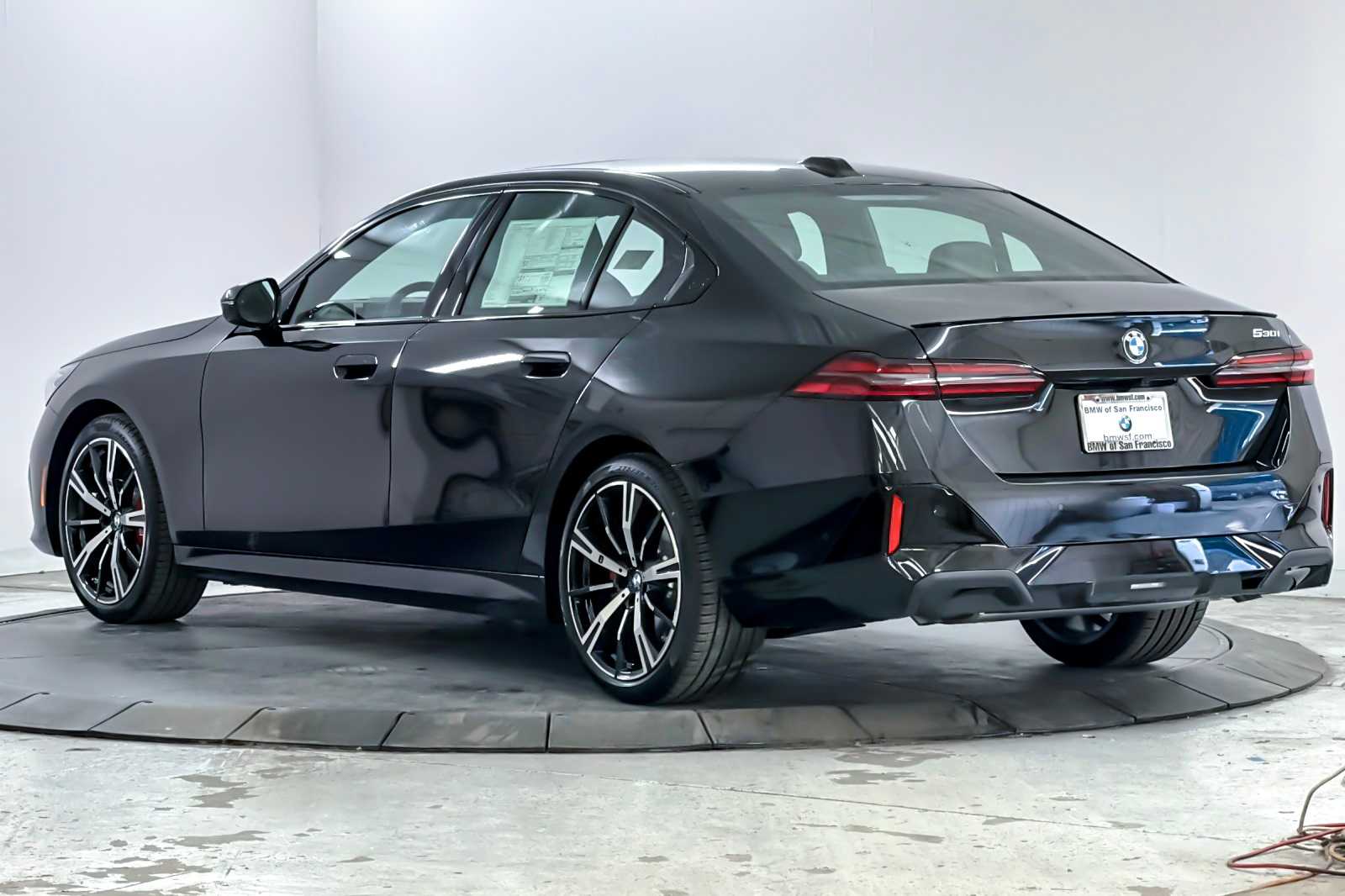 Thumbnail: 2026 BMW 5 Series - 6