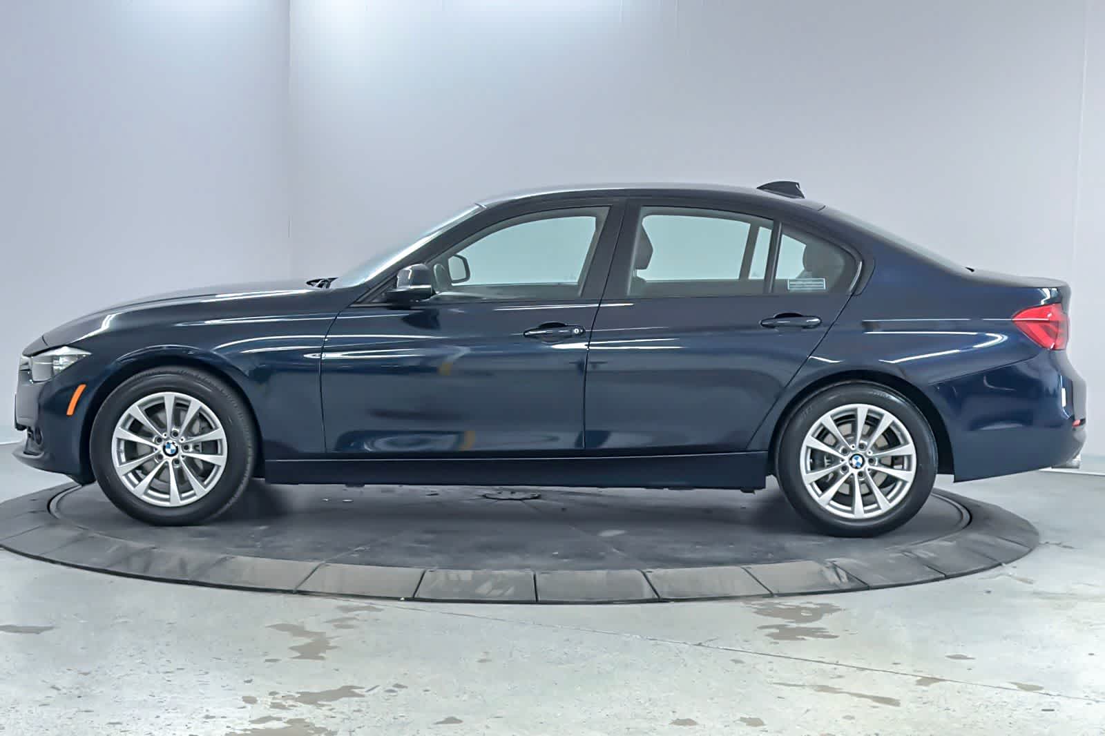 Thumbnail: 2016 BMW 3 Series - 5