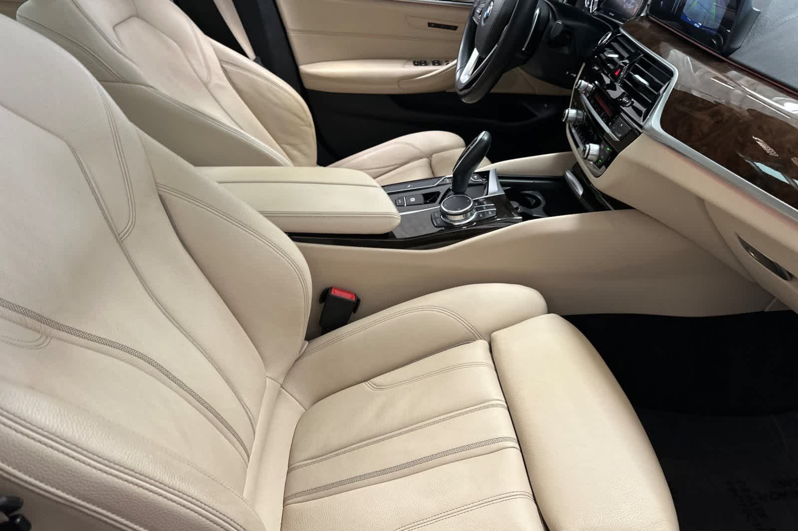 2017 BMW 5 Series 540i 15