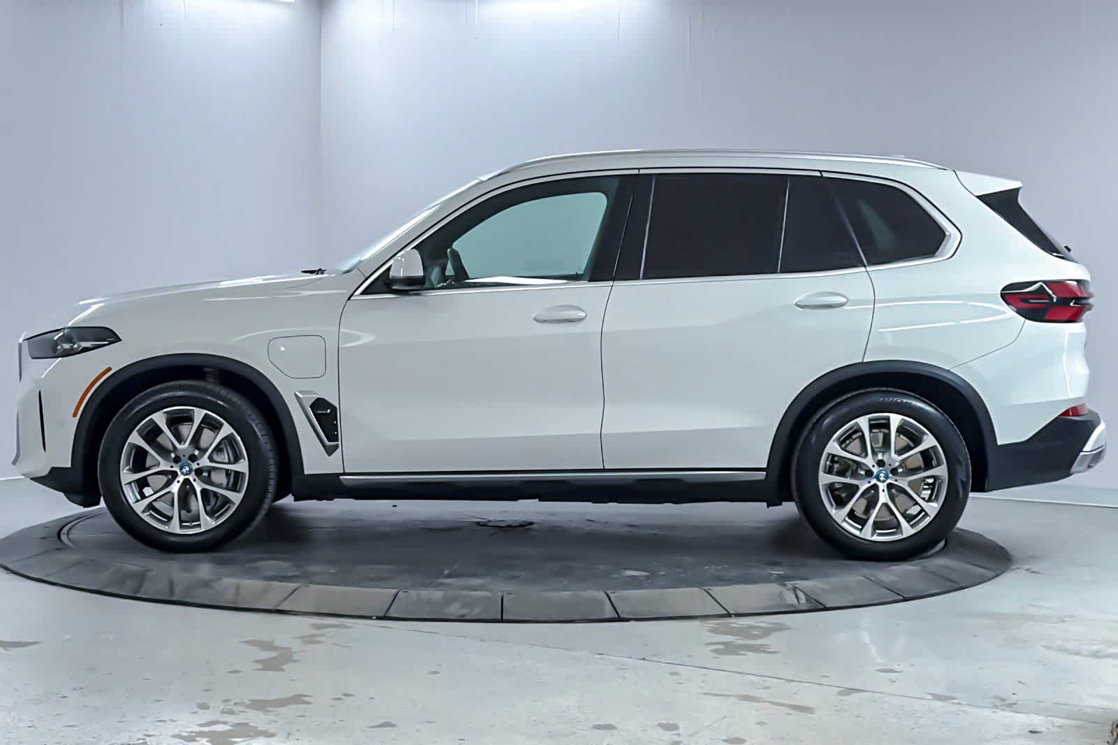 Thumbnail: 2024 BMW X5 - 5