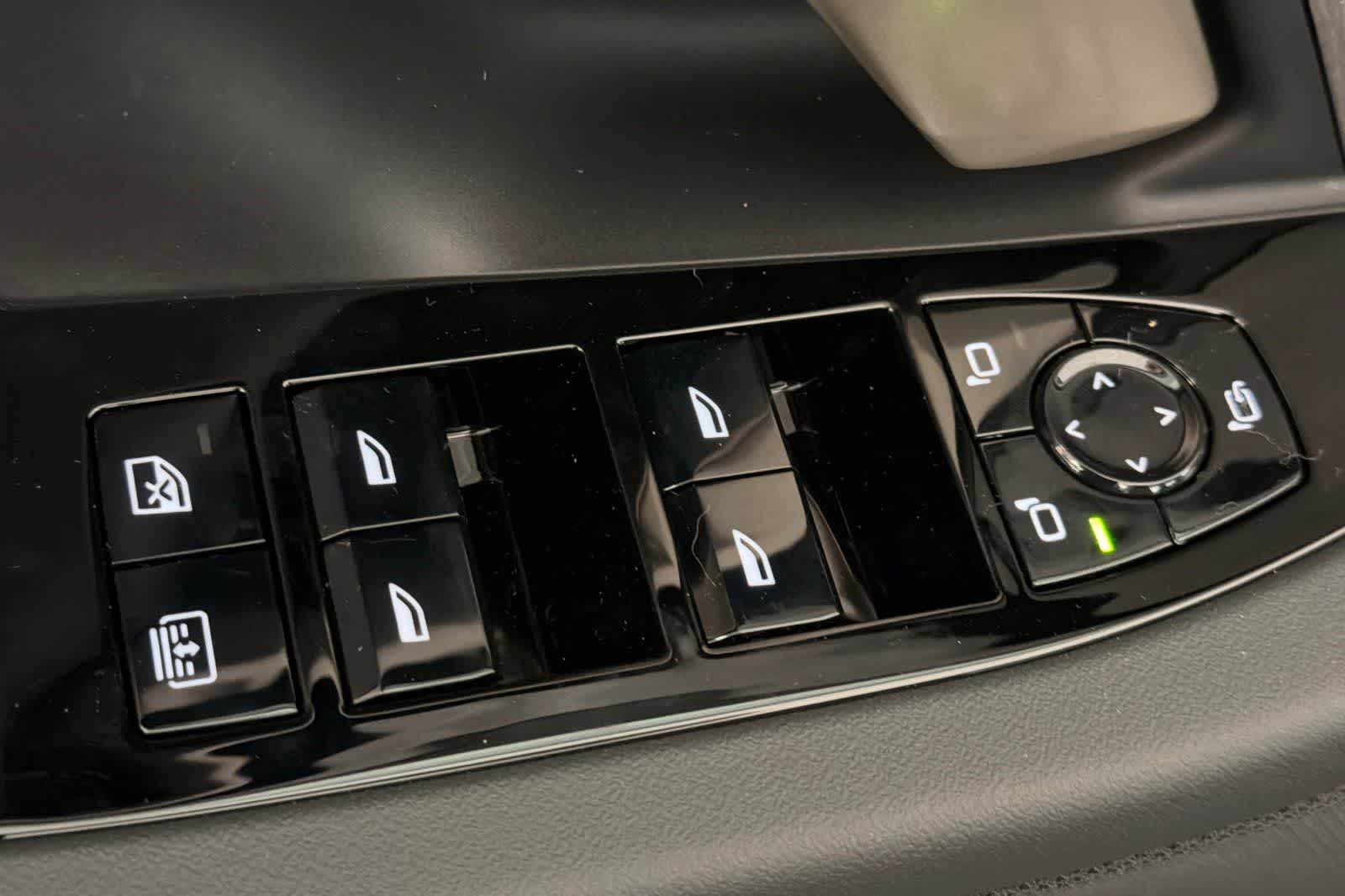 Thumbnail: 2026 BMW 5 Series - 13