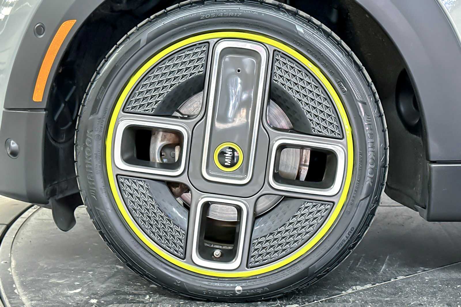 Thumbnail: 2021 MINI Cooper Hardtop - 27