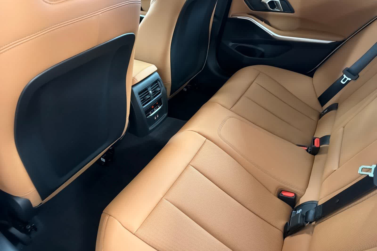 Thumbnail: 2026 BMW 3 Series - 4