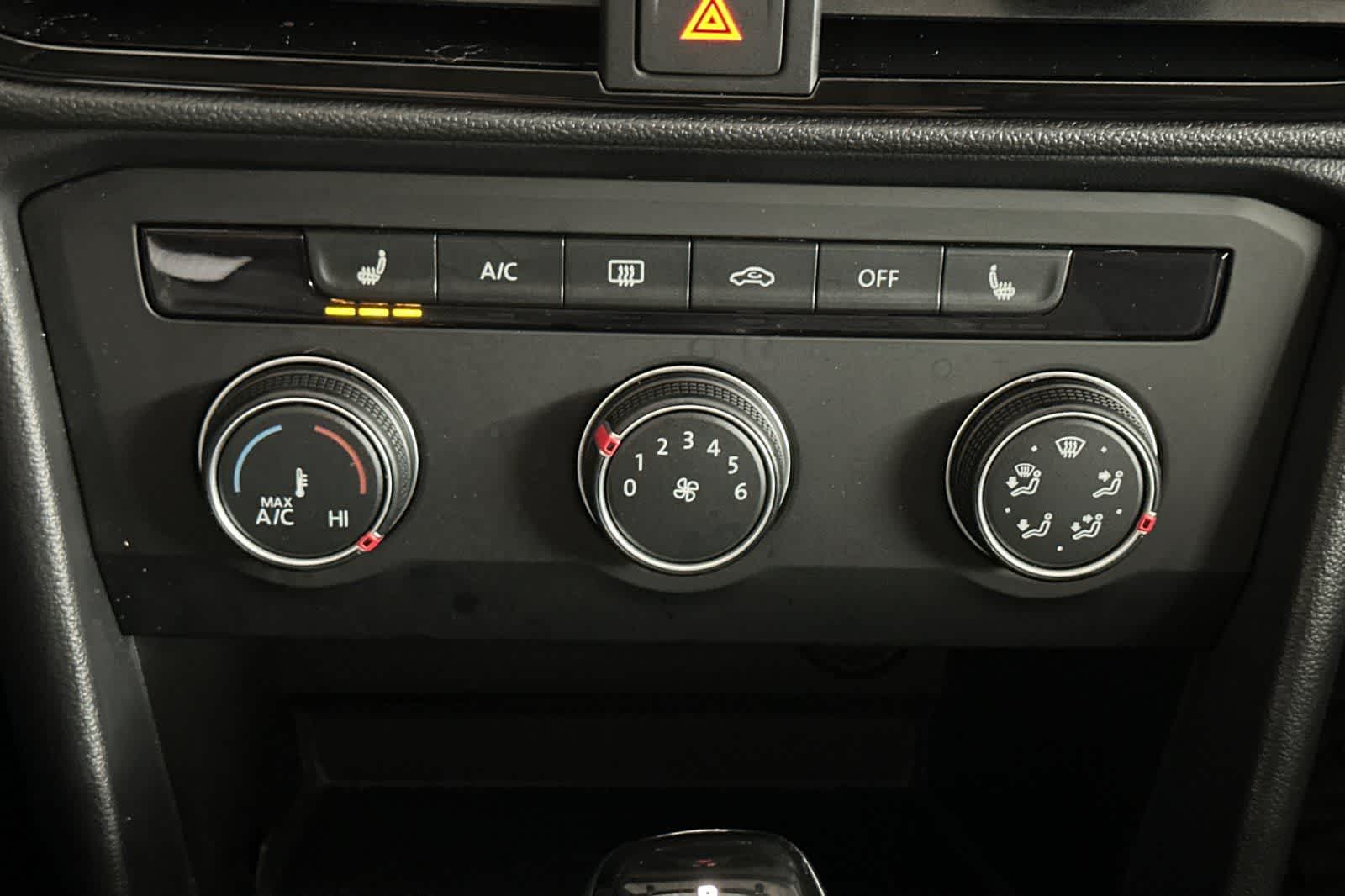 Thumbnail: 2022 Volkswagen Taos - 20