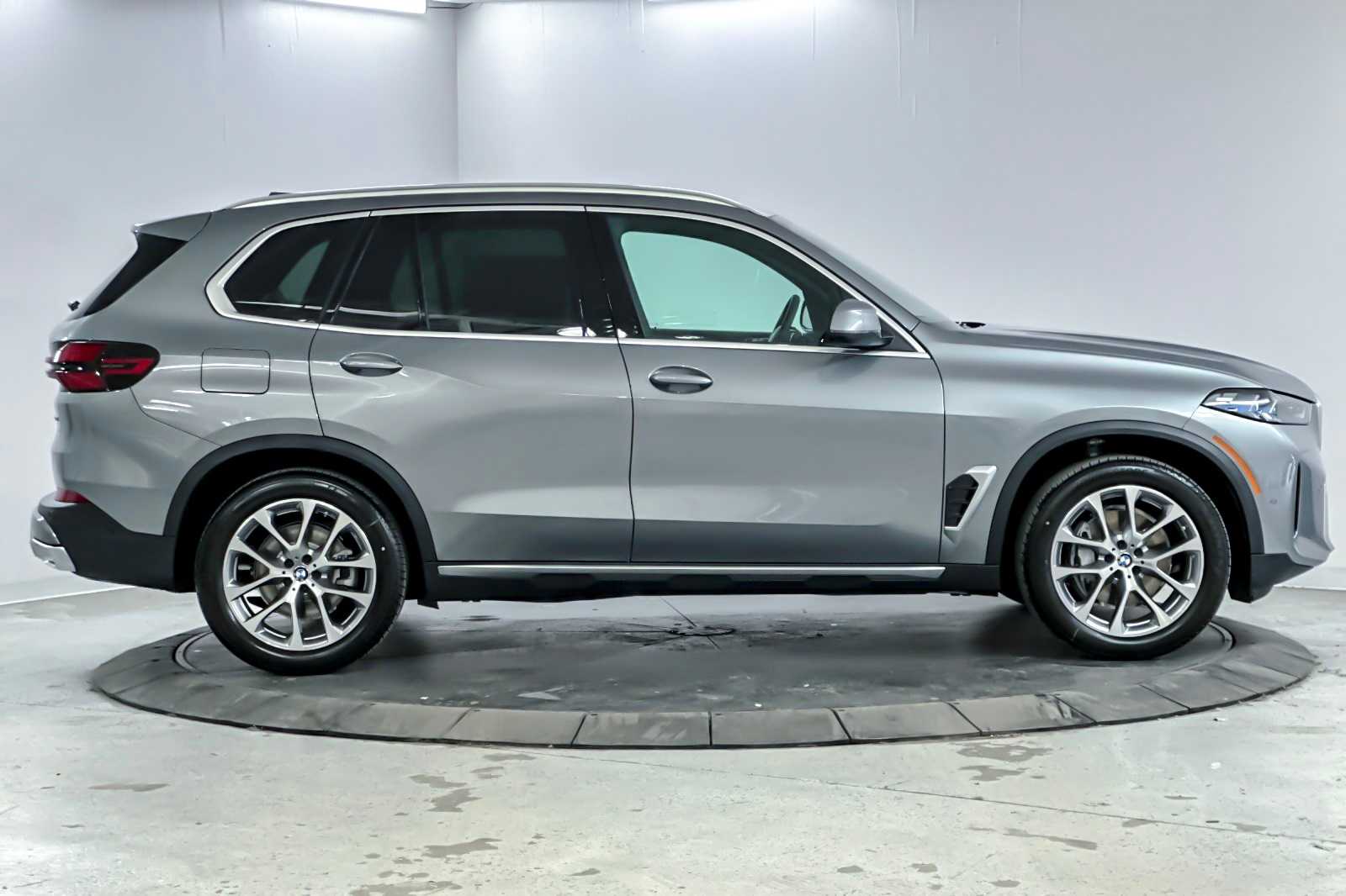 Thumbnail: 2026 BMW X5 - 8