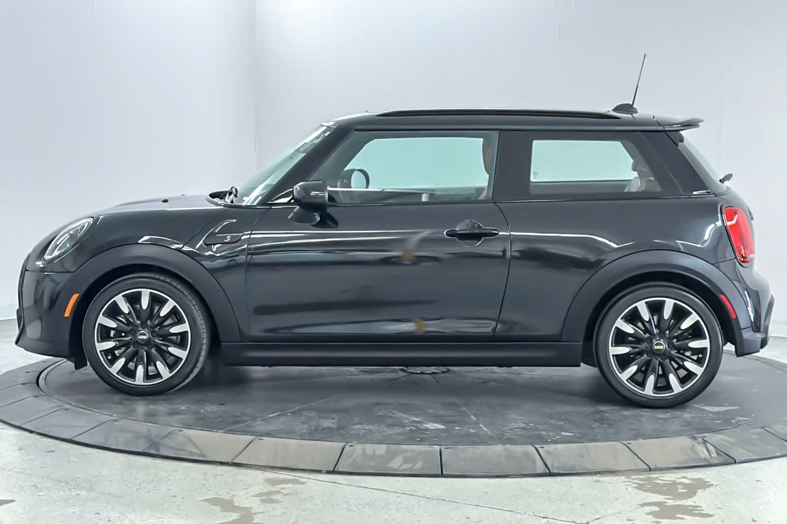 Thumbnail: 2023 MINI Cooper Hardtop - 5