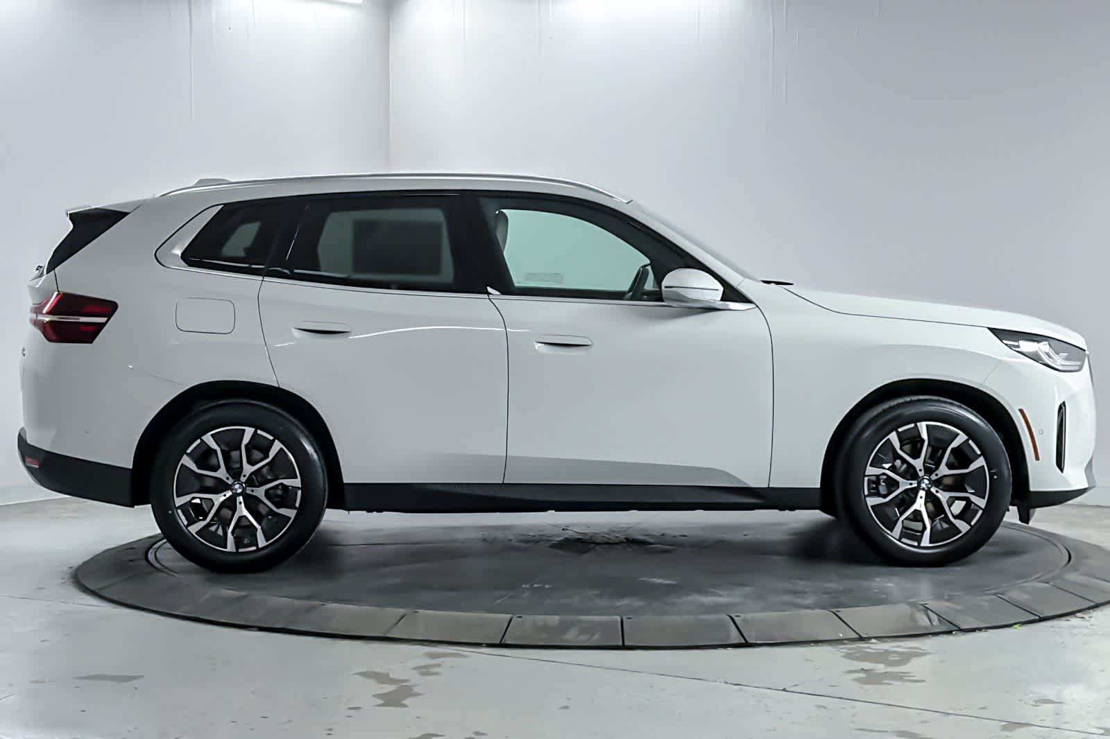 Thumbnail: 2026 BMW X3 - 8