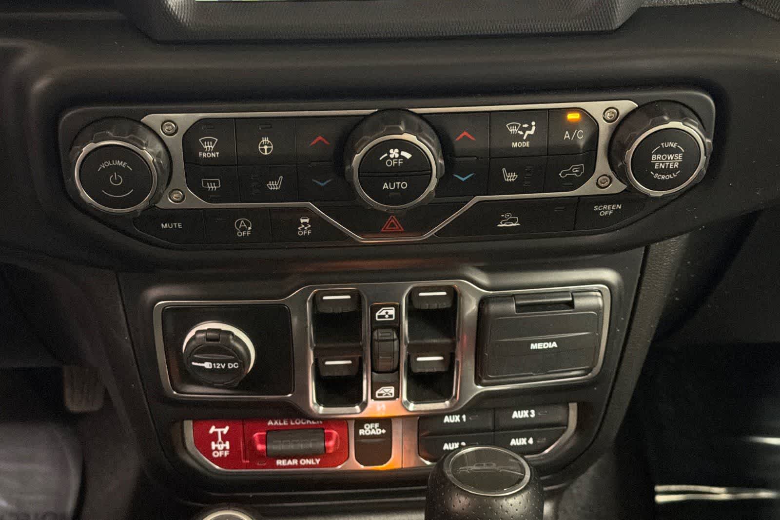 Thumbnail: 2023 Jeep Gladiator - 20