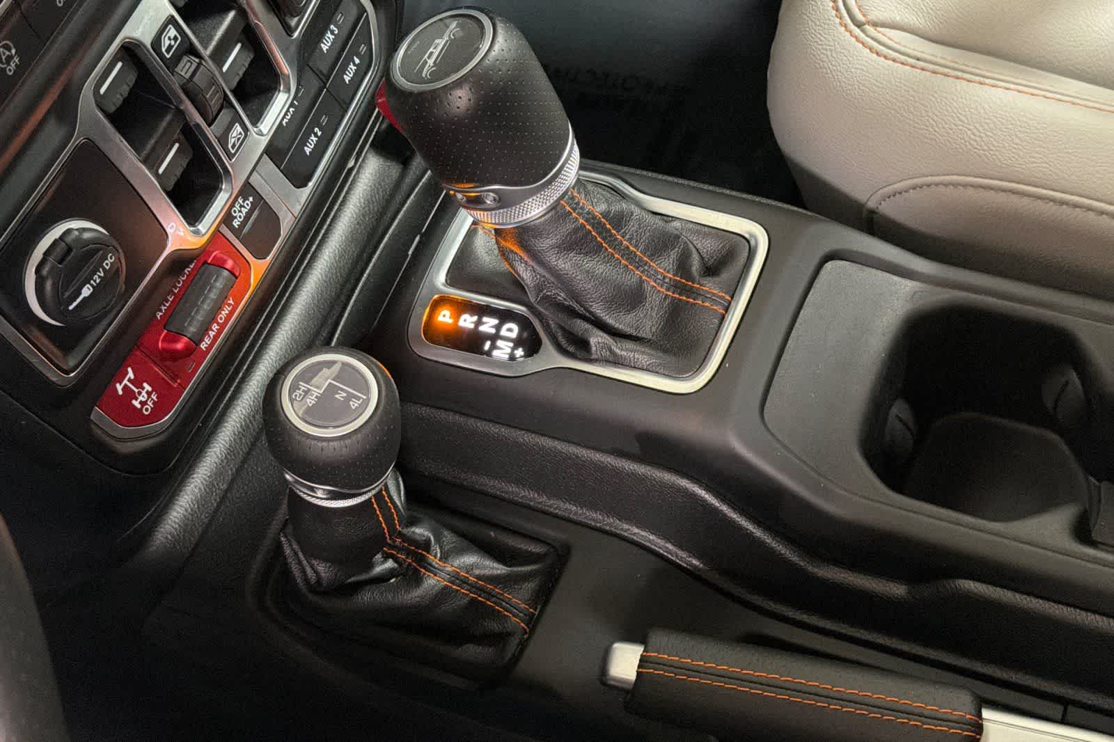 Thumbnail: 2023 Jeep Gladiator - 21