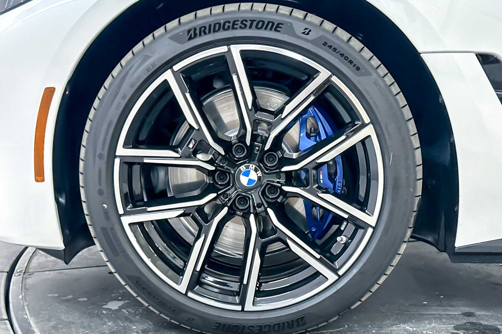 Thumbnail: 2025 BMW i4 - 24