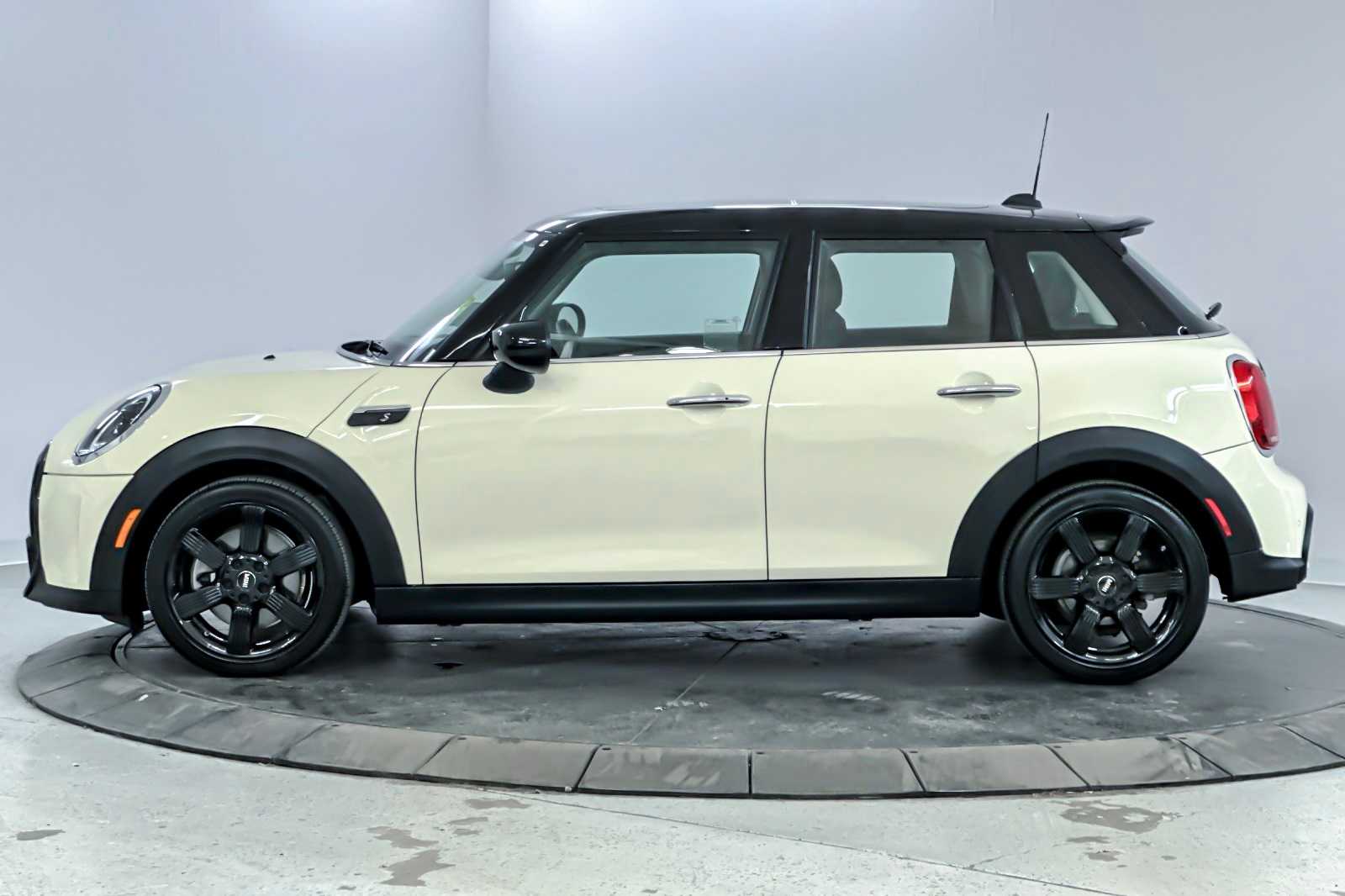 Thumbnail: 2023 MINI Cooper Hardtop - 5