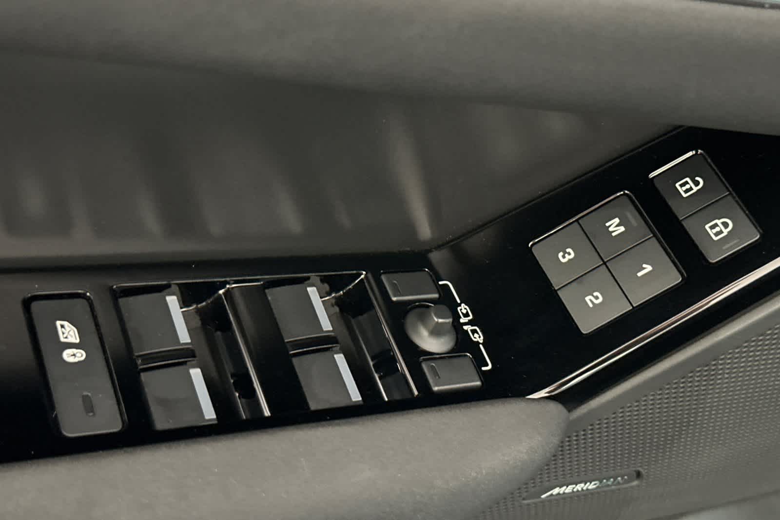 Thumbnail: 2025 Land Rover Range Rover Velar - 13