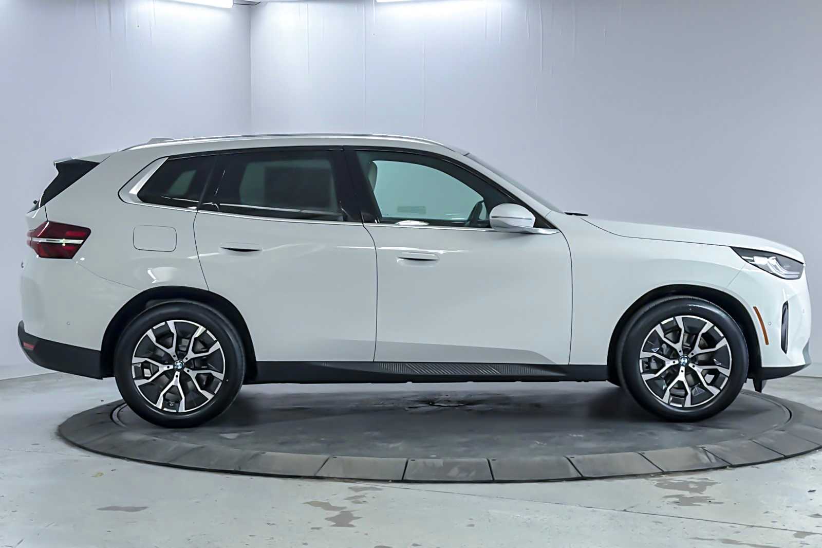 Thumbnail: 2026 BMW X3 - 8