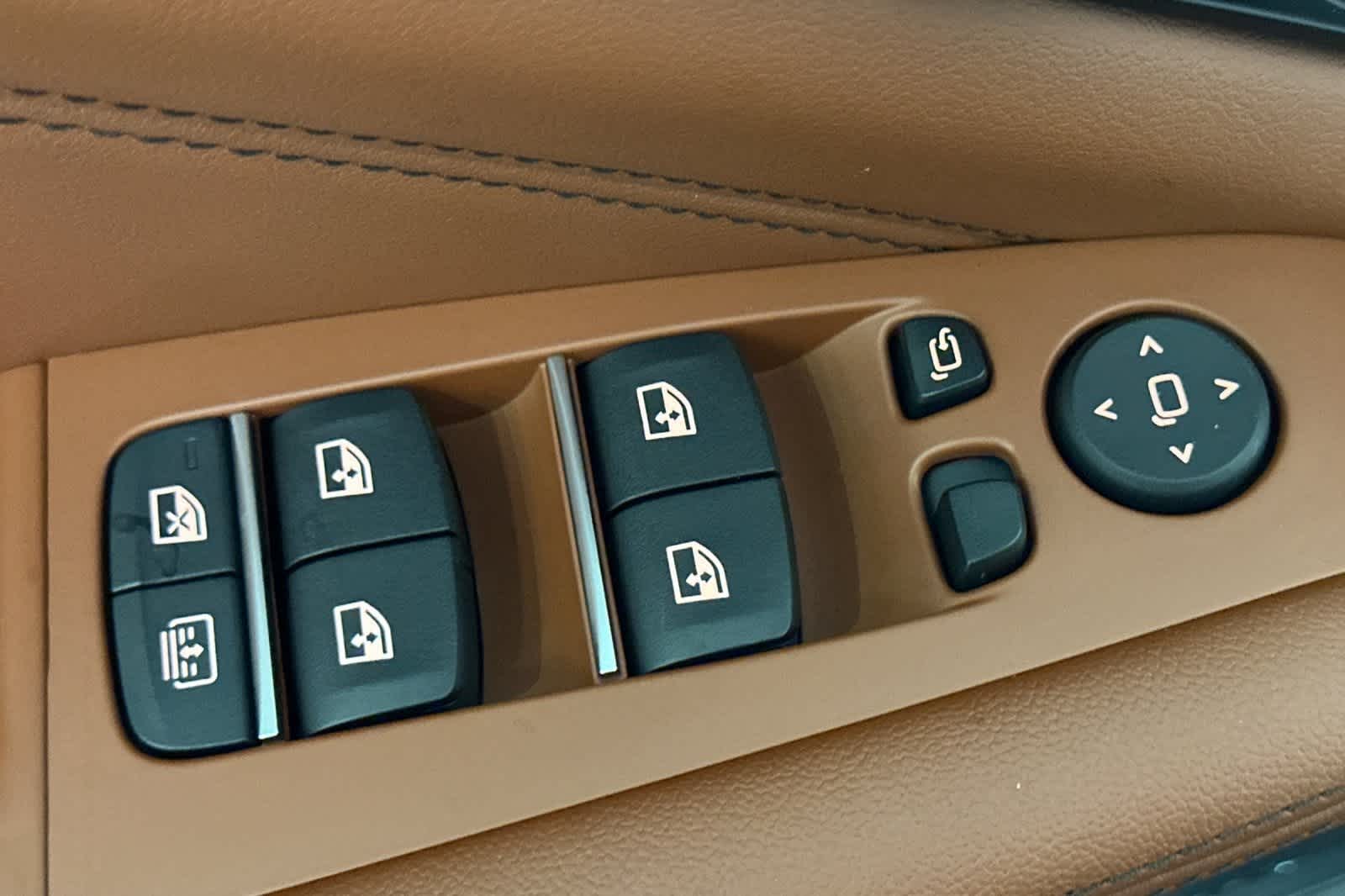 Thumbnail: 2026 BMW X7 - 13