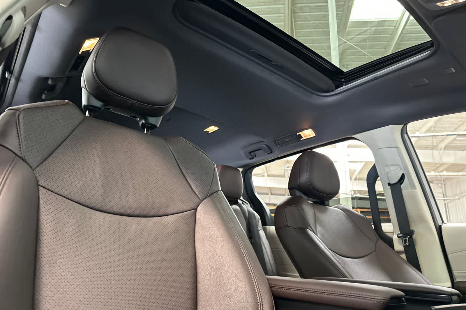 Thumbnail: 2024 Toyota Sienna - 17