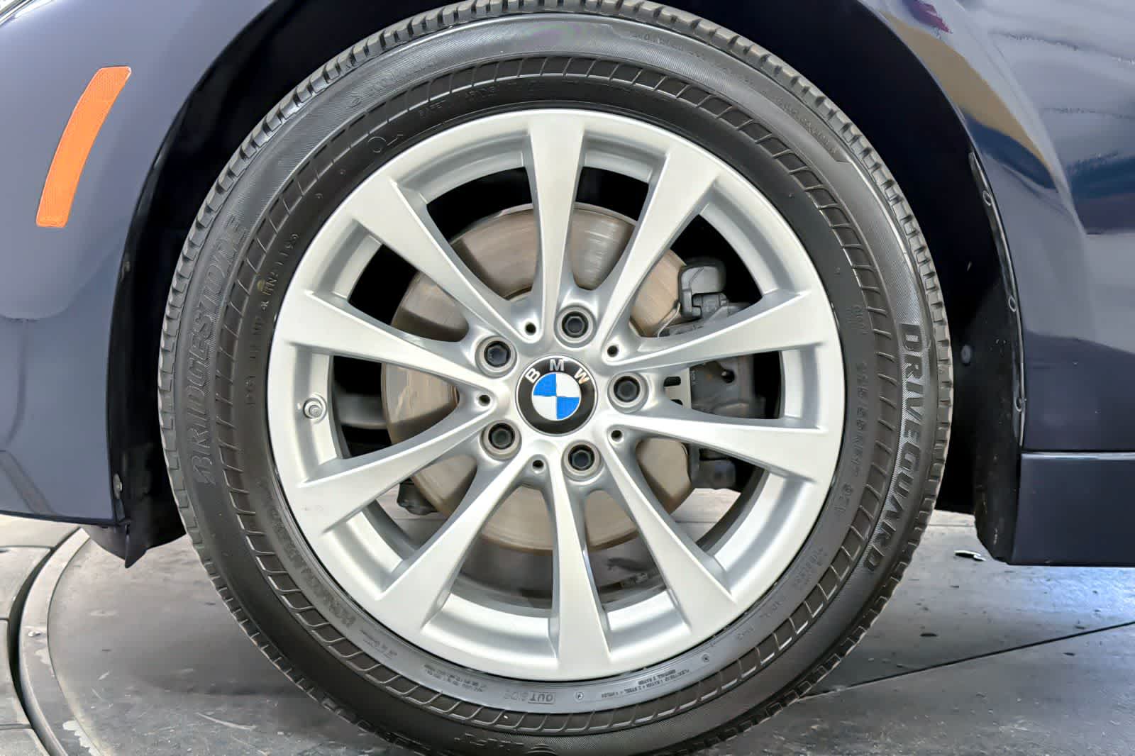 Thumbnail: 2016 BMW 3 Series - 24