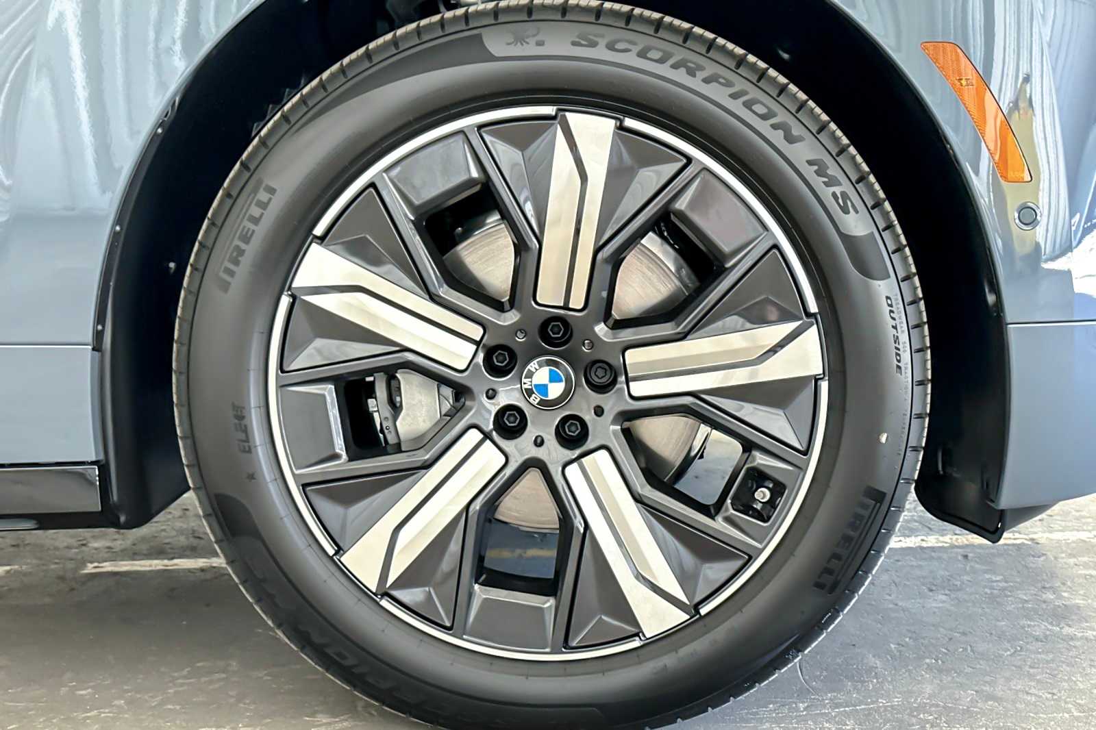 Thumbnail: 2026 BMW iX - 25