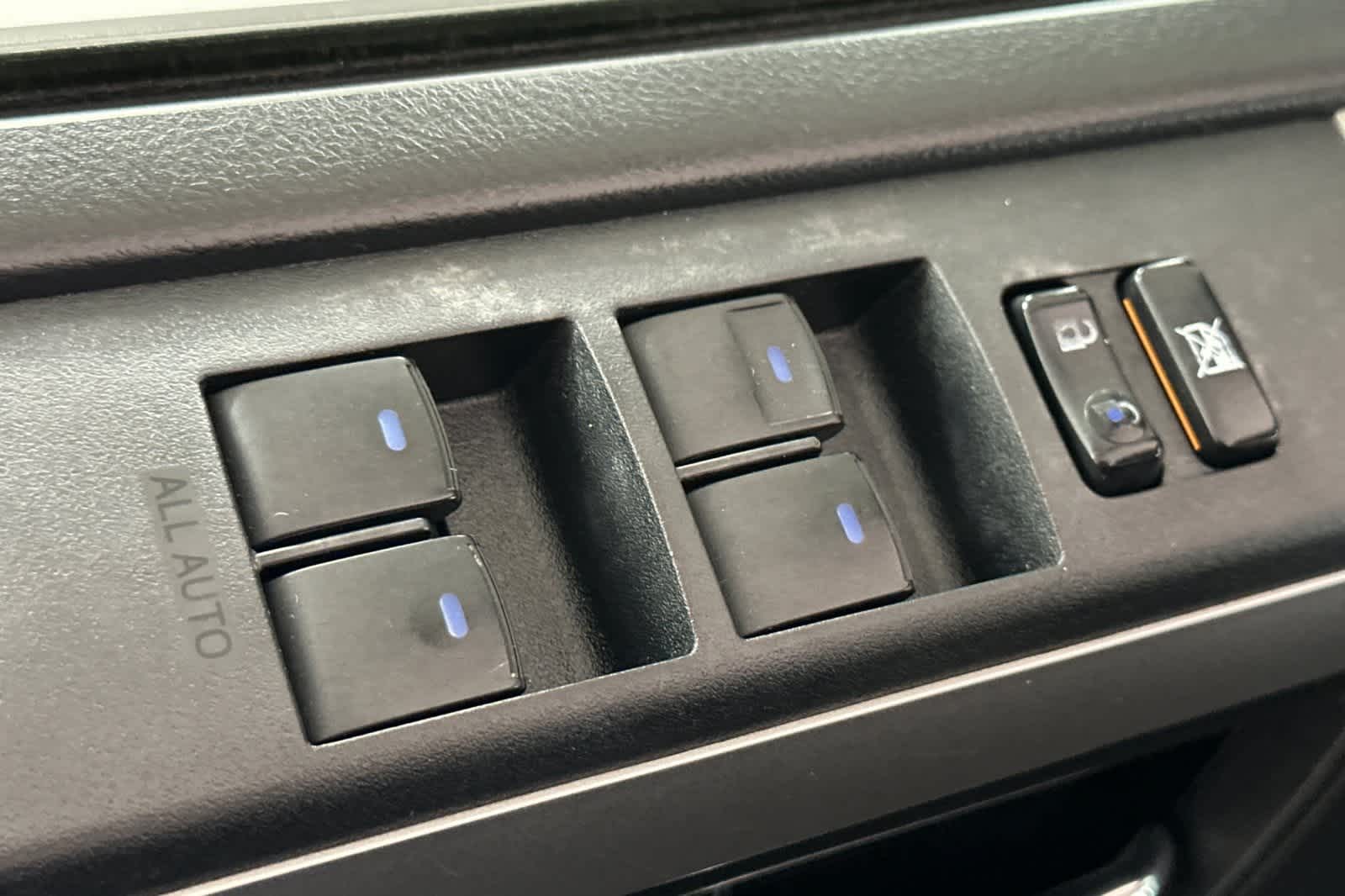 Thumbnail: 2018 Toyota 4Runner - 13