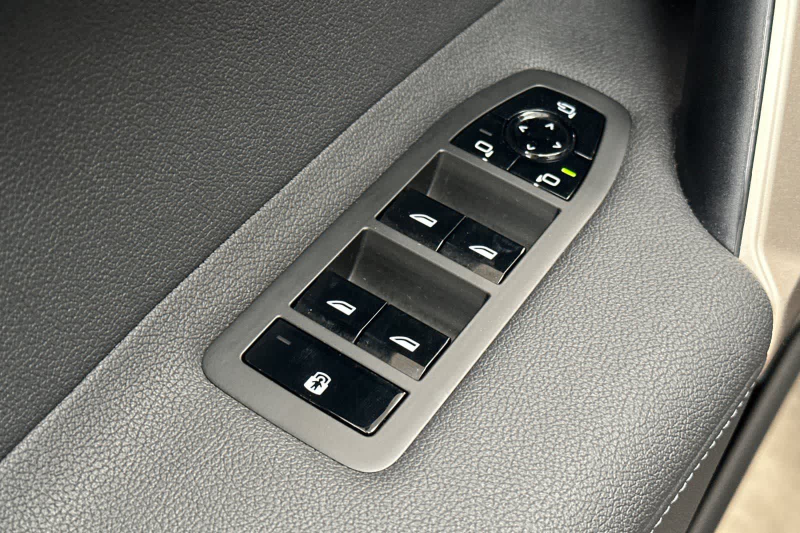 Thumbnail: 2023 BMW iX - 13