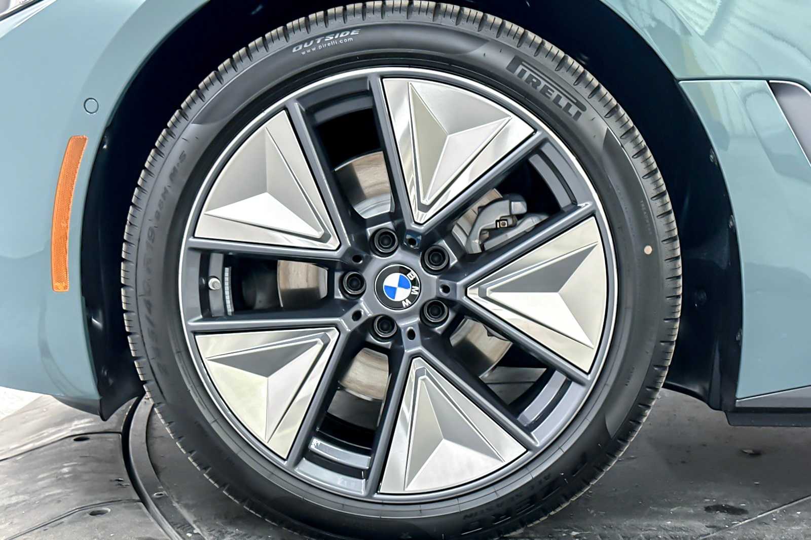 Thumbnail: 2025 BMW i4 - 24